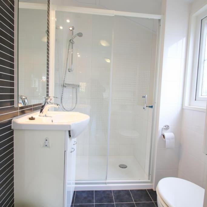 אפ Luxe Vrijstaande Chalet מראה חיצוני תמונה