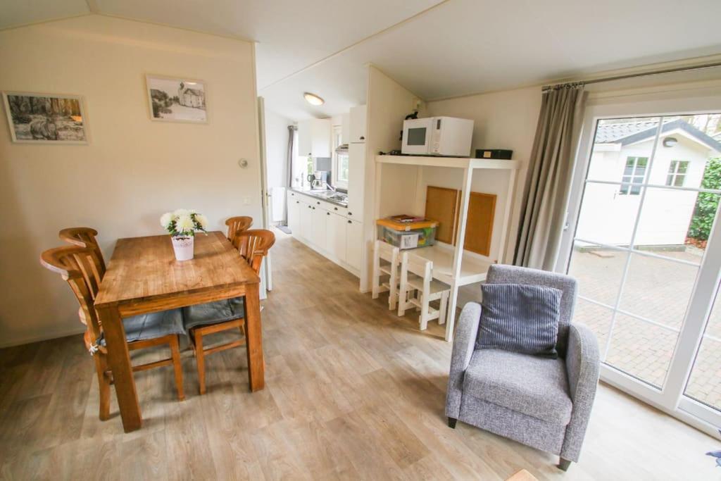 אפ Luxe Vrijstaande Chalet מראה חיצוני תמונה